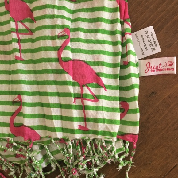 NWOT flamingo scarf - Picture 3 of 3